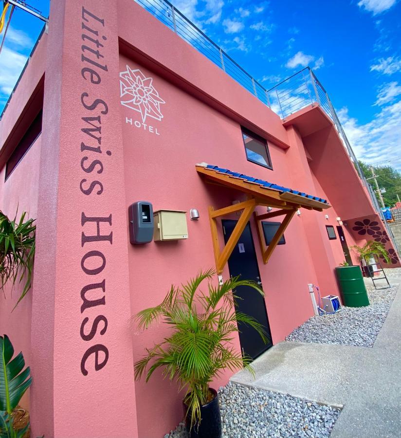 Hotel Little Swiss House Motobu Exterior foto
