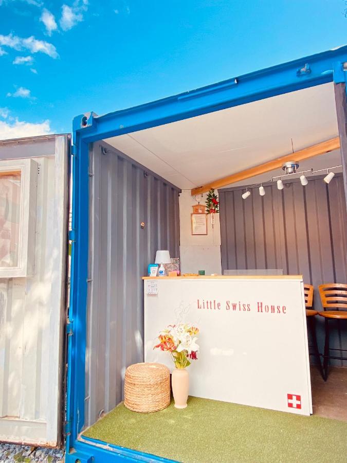 Hotel Little Swiss House Motobu Exterior foto